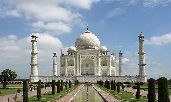 Bomb alert in tajmahal
