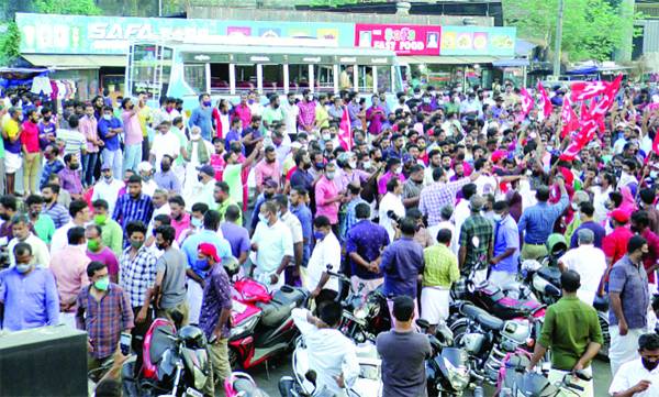 cpm activists protest in Ponnani