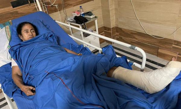 mamata banerjees injury accidental no evidence of attack observers in report to ec