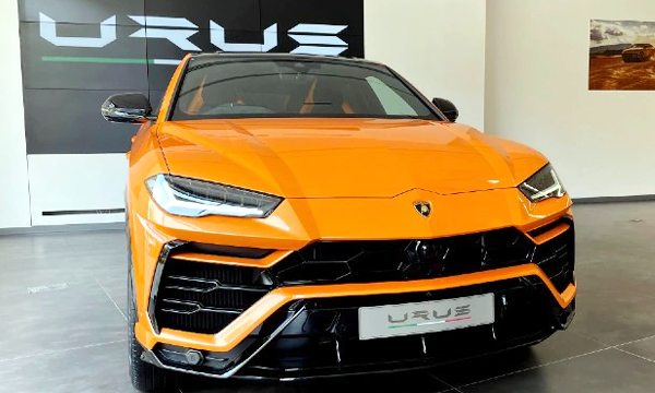 lamborghini-brings-urus-pearl-capsule-edition