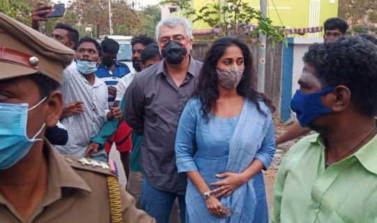 Ajith shows his wrath to fans who clicked selfie