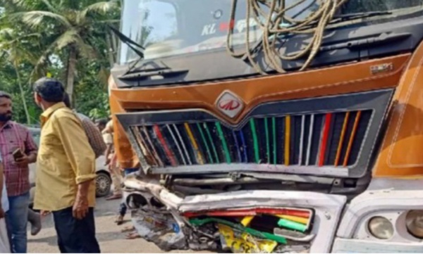 Lorry accident at nadukani 