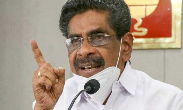 mullappally ramachandran against central government vaccine policy