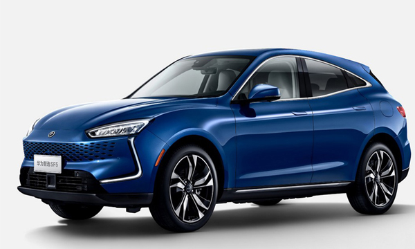  tech-giant-huawei-unveils-its-fiirst-car-seres-sf5-hybrid-suv