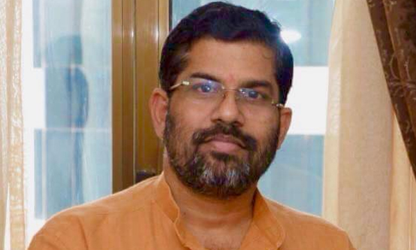 പിണറായി വിജയന് അര്‍ജുന പരിവേഷം നല്‍കി സന്ദീപാനന്ദഗിരി ; 99 സീറ്റുകളുടെ പിന്നിലെ രഹസ്യവും പുറത്ത്