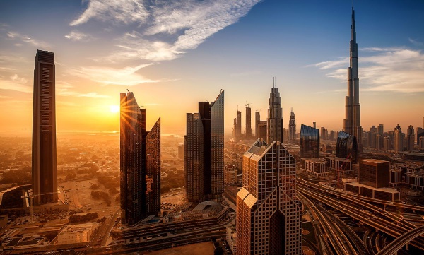 Uae allows foreigners to start business 