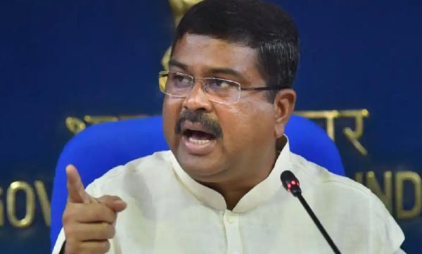 ക്ഷേമപ്രവര്‍ത്തനങ്ങള്‍ക്ക് പണം വേണം: ഇന്ധനവില വര്‍ധനവിനെ ന്യായീകരിച്ച് കേന്ദ്രമന്ത്രി
