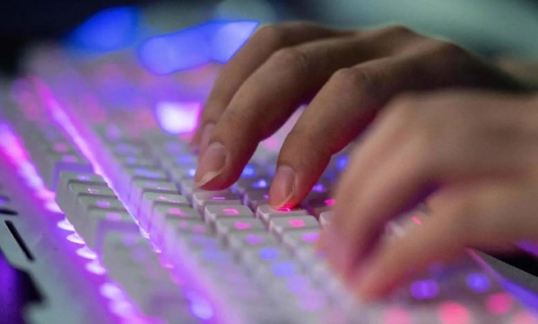 Lady lost 93000 rupee in frauding