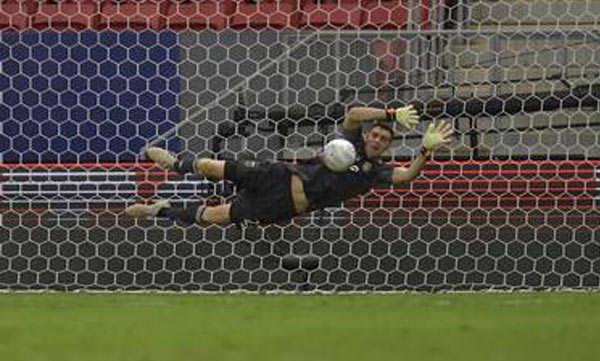 Emiliano Martinez fires Argentina to Copa America 2021 Final vs. Brazil