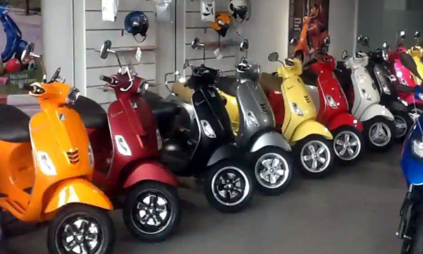 vespa-and-aprilia-showroom-open
