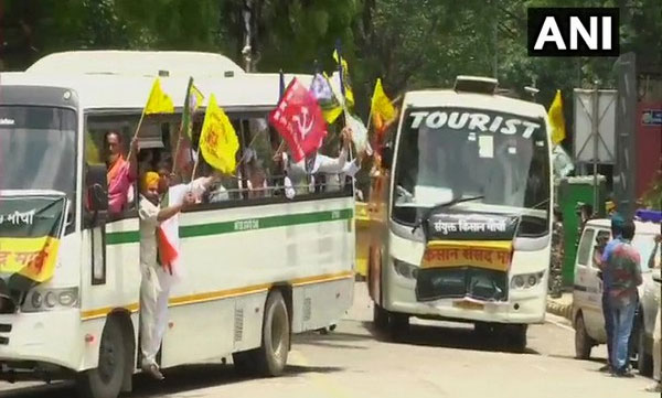 farm law; farmers protest in jandhar mandhar
