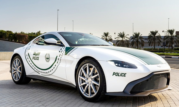 aston-martin-vantage-joins-dubai-police