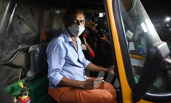 Cinema like twist: Ernakulam auto driver turns real winner of Rs 12 cr Onam Bumper