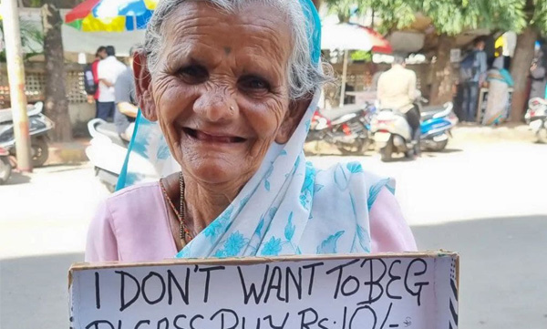 elderly-woman-selling-pens-on-pune-street-news
