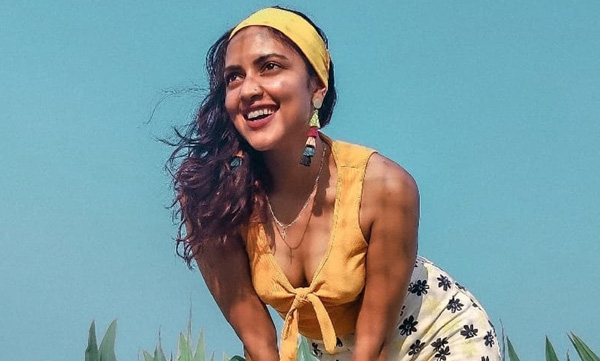 Amala Paul's  new look; Photo viral