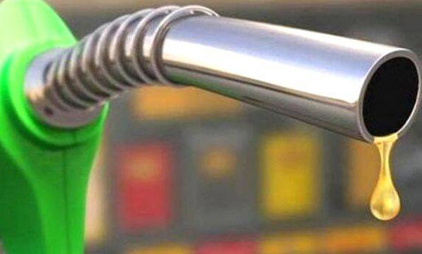 Petrol price cut by Rs 5, diesel by Rs 10 as govt slashes excise duty