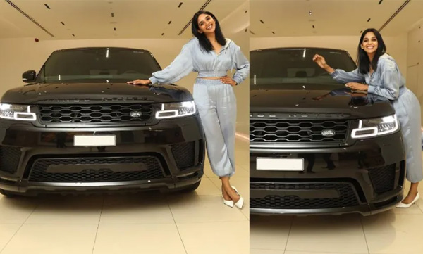 actress-nyla-usha-buys-range-rover-sports-hse-black-edition