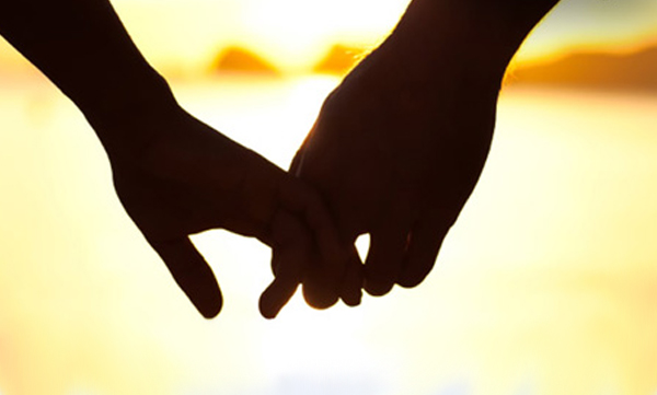 indore-wife-who-eloped-with-auto-driver-with-rs-47-lakhs-returns