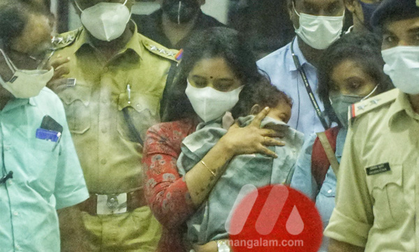 adoption-row-andhra-couple-hand-over-baby-for-dna-test