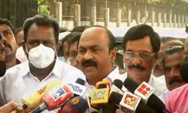 v.d satheesan on wakhaf board issue