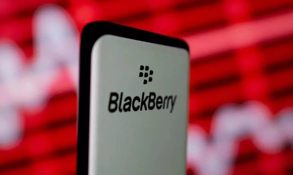after-january-4-blackberry-devices-running-the-original-operating-system-will-no-longer-be-supported-end-of-an-era-