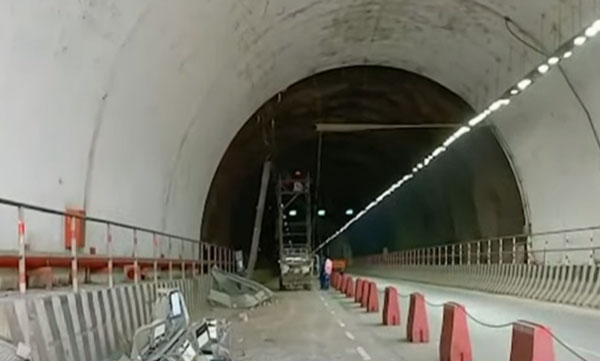 tipper accident at Kuthiran tunnel, lights and camera destroyed 