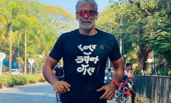 milind-soman-completes-5km-run-in-27-mins