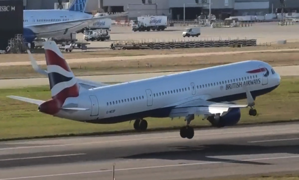 british-airways-plane-struggling-to-land-because-of-storm-and-then-abort
