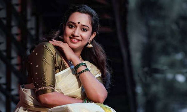 actress-gowri-krishnan-engagement-to-director-manoj-peyad