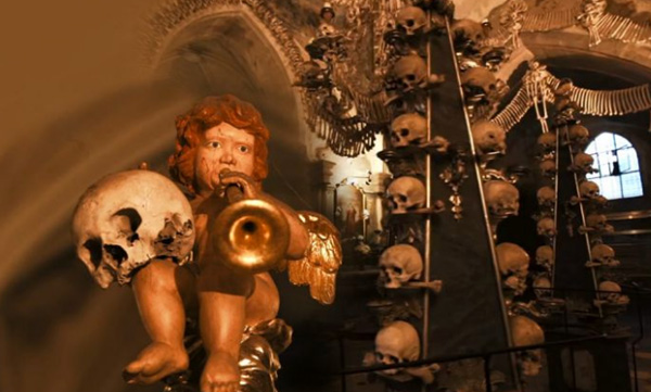 chapel-in-czermna-lining-the-walls-with-bones-and-skulls-of-corpses