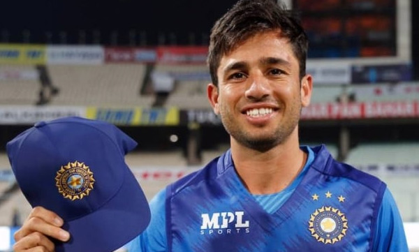 ravi-bishnoi-becomes-8th-indian-player-to-win-man-of-the-match-on-t20-debut