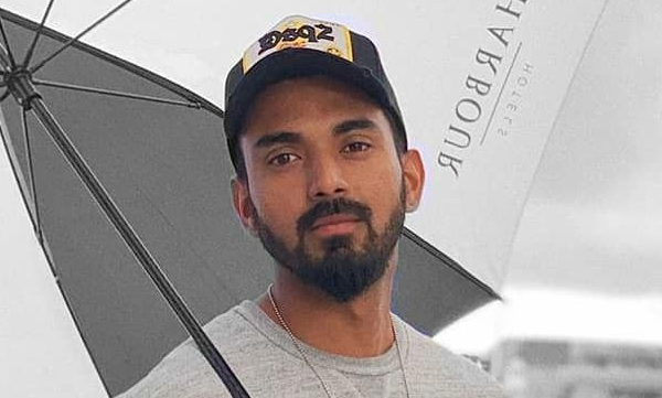 kl-rahul-donates-rs-31-lakh-for-budding-cricketers-treatment