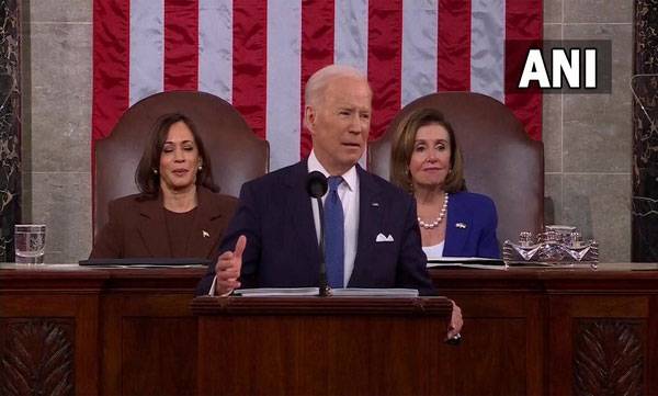 Joe Biden says US stands with the Ukrainian people,