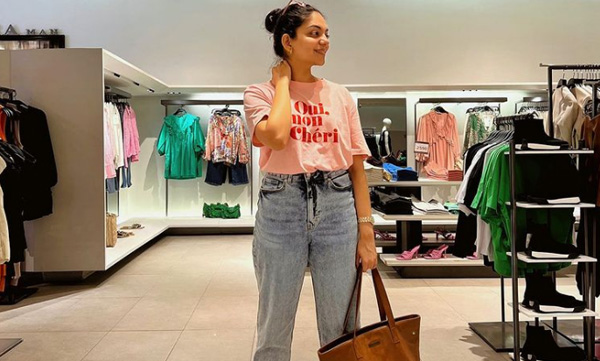 what-does-the-phrase-in-ahaana-krishna-t-shirt-says