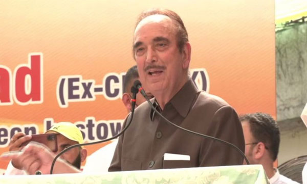  Ghulam Nabi Azad hints at retirement from politics