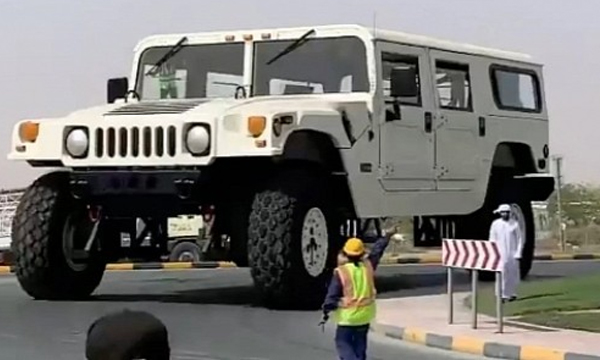 h1-x3-worlds-biggest-and-operational-hummer-suv