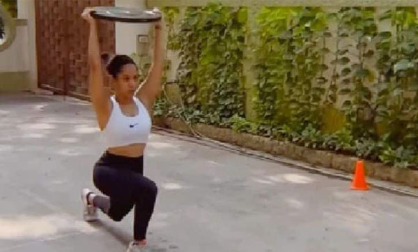 masaba-gupta-shared-workout-video-on-world-health-day