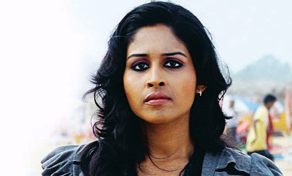 actress-leena-maria-paul-practicing-to-make-jam-and-jelly-in-thihar-jail