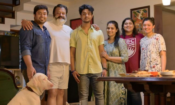 suresh-gopi-new-family-pic-fb