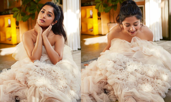 meera-jasmine-new-photoshoot-pics-insta-post