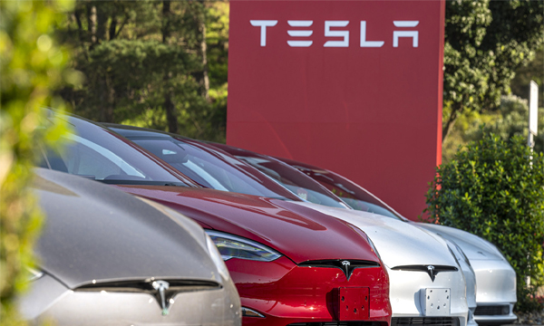 tesla-recall-130000-vehicles-fix-touchscreen-issues-caused-overheating-cpu