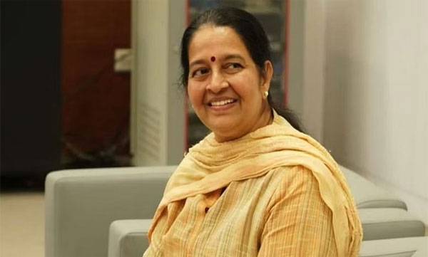 Thrikkakara bypoll : Uma Thomas leads in first hours