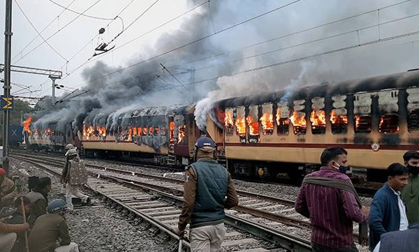 Agnipath Protests: Vehicles Set On Fire In Bihar, 260 Arrested In UP