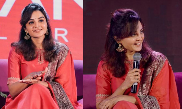 actress-manju-warrier-s-new-pics-goes-trending