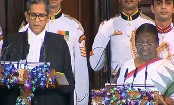 Droupadi Murmu takes oath as India's 15th President