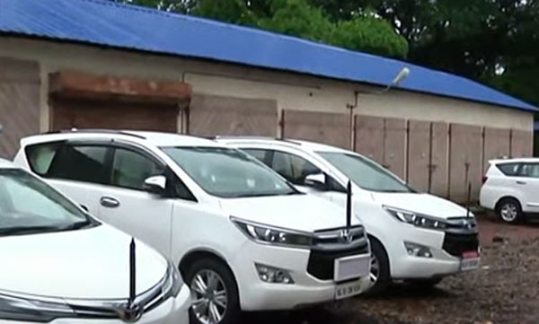 New 10 Innova Crysta for kerala ministers