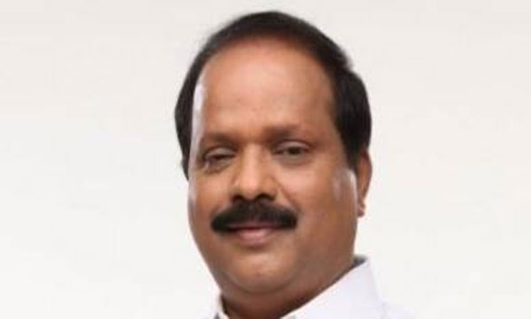 Dadar MLA fires in police station