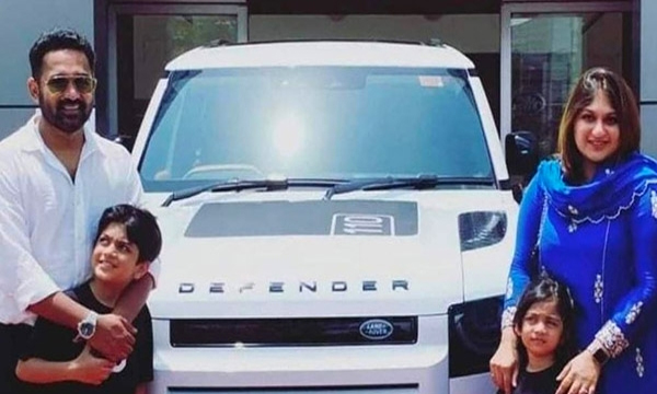 asif-ali-gifts-himself-a-brand-new-land-rover-defender-110-news