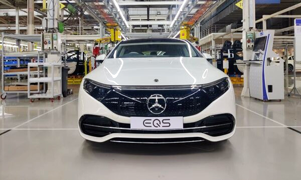mercedes-benz-launched-locally-assembled-eqs-580-electric-sedan-in-india-at-rs-1-55-crore-news
