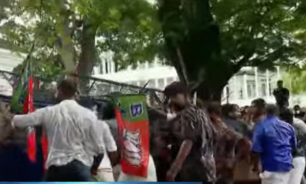 Yuva morch protest in corporation